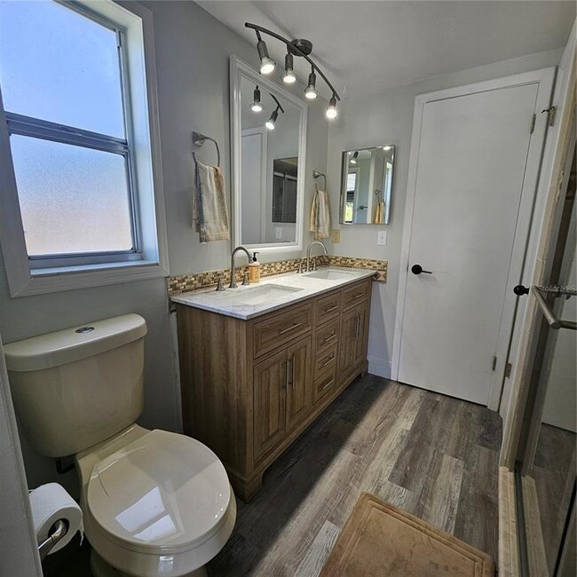 Building Photo - 6008 Firefly Ln