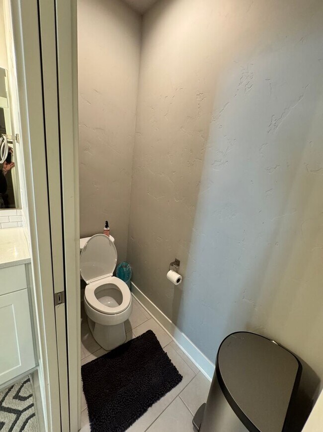 Building Photo - FOR RENT - All Inclusive Owner pays utilities - Furnished 3 bed, 2 bath NorthWest Crossing Townhome