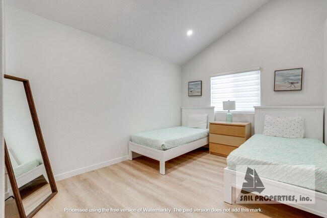 Building Photo - Gorgeous beach house with ocean view!