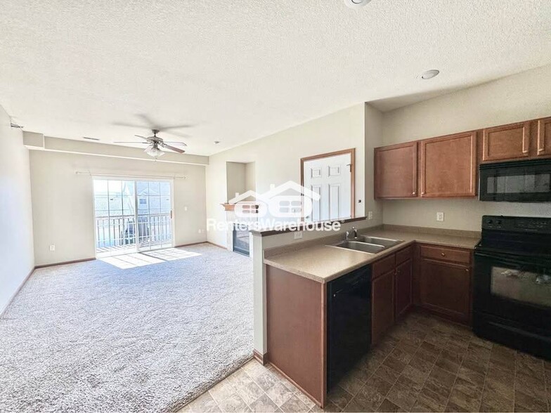 Primary Photo - 1624 NW Prairie Lakes Dr