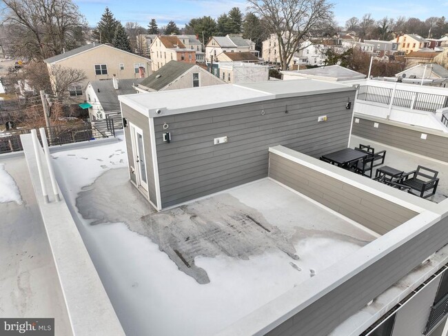 Building Photo - 311 Delmar St