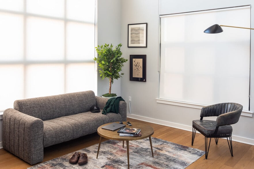 Primary Photo - 222-24 Vine St