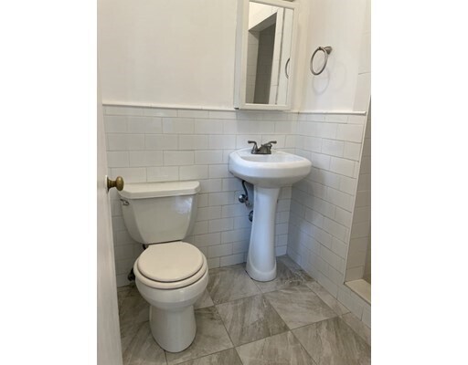 Building Photo - 85 Elgin St