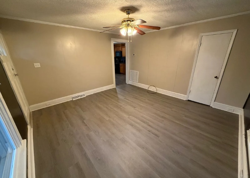 Building Photo - 18 N Central Ave