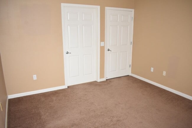 Building Photo - 501 Gibson Dr