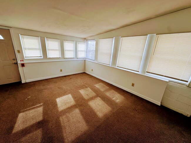 Building Photo - 3BR/2BA Spacious Manayunk Apt with Washer/...