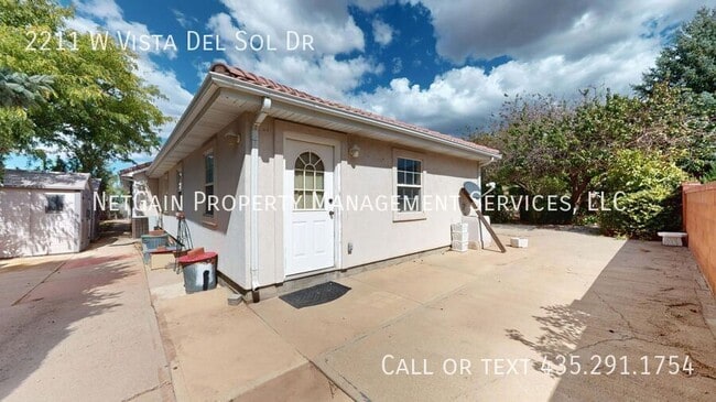 Building Photo - 2211 W Vista Del Sol Dr