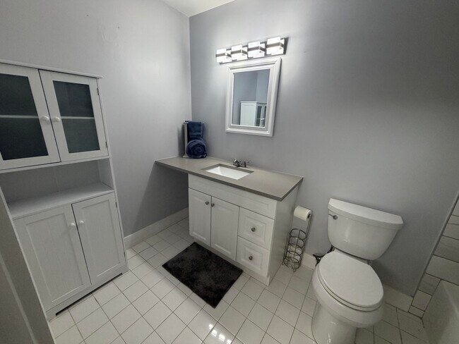 Building Photo - 8847 Thumbwood Cir