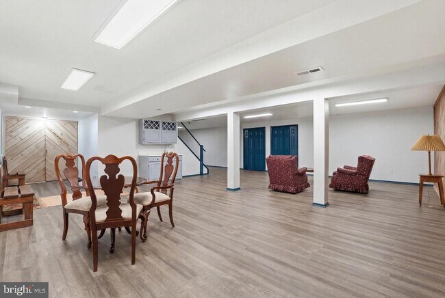 Building Photo - 1316 Heller Dr