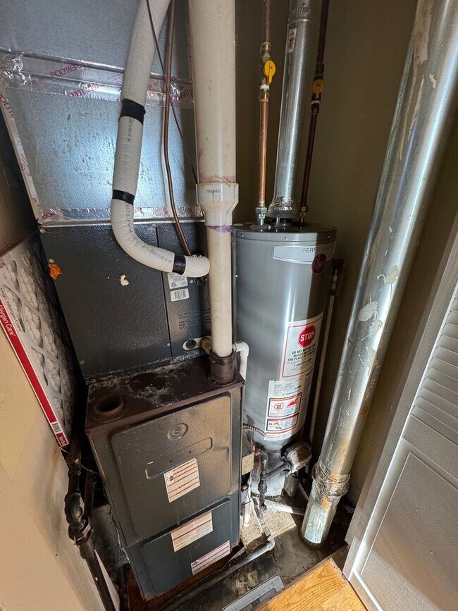 Building Photo - 6507 S Ingleside Ave