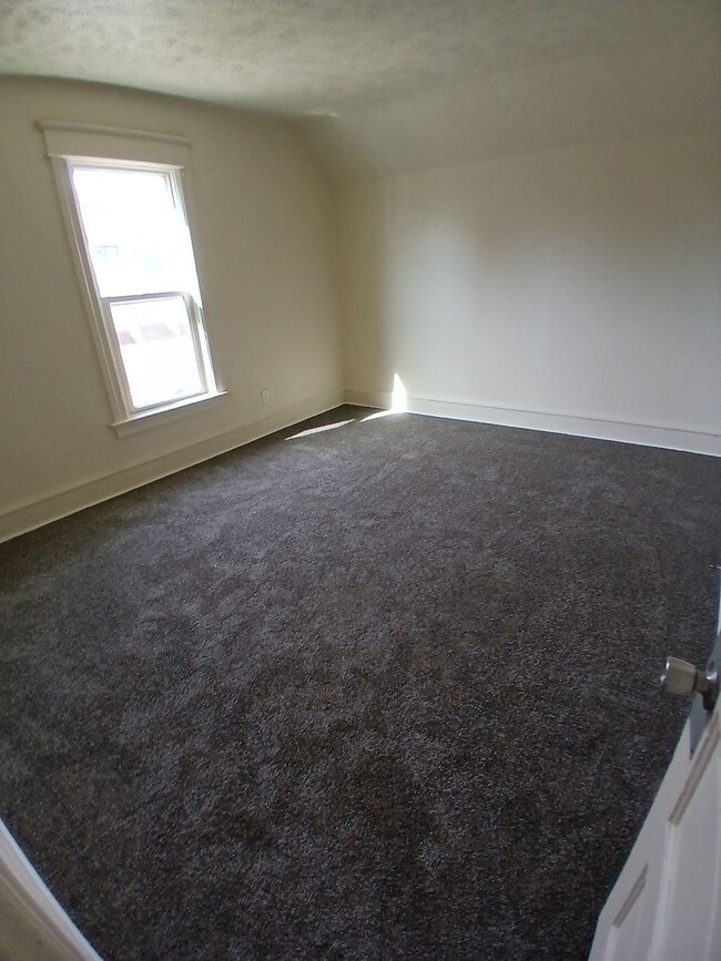 Building Photo - 231 Forest Ave