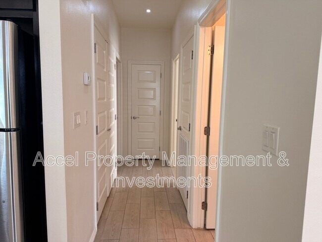 Building Photo - 209 Teak Dr