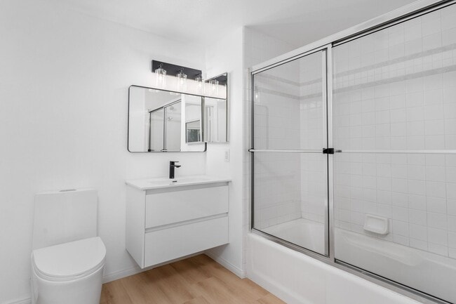 Building Photo - Charming 2-Bedroom, 3-Bathroom Home for Rent