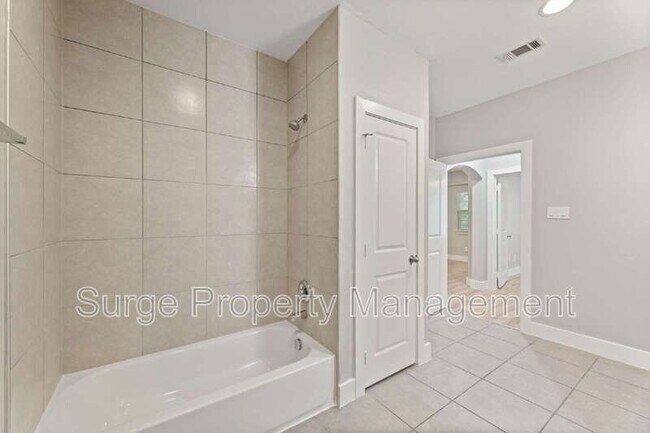 Building Photo - 13609 Pinnacle Cir W