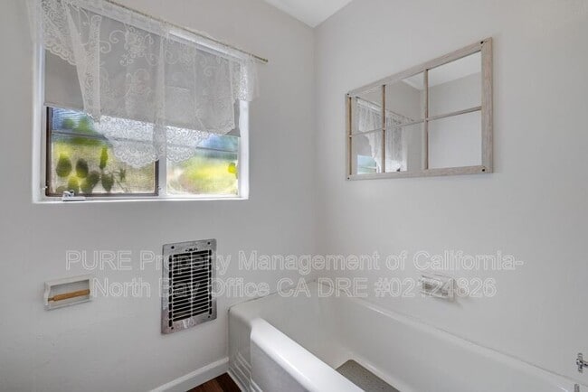 Building Photo - 1536 Madrona Ave
