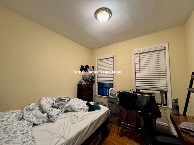 Building Photo - 1516 Tremont St