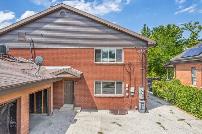 Building Photo - 627 S 500 E