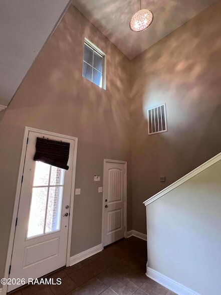 Building Photo - 100 Cautillion Dr