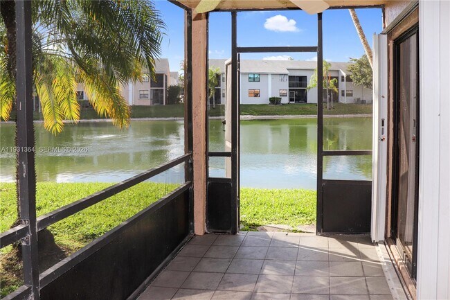 Building Photo - 1080 N Franklin Ave