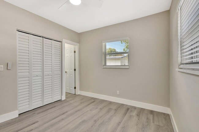 Building Photo - 1335 Lee St