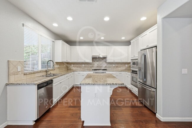 Building Photo - 611 Open Range Ln