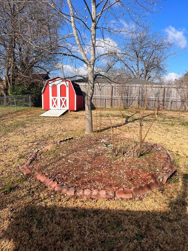 Building Photo - Adorable Ranch in Evans close to all schools