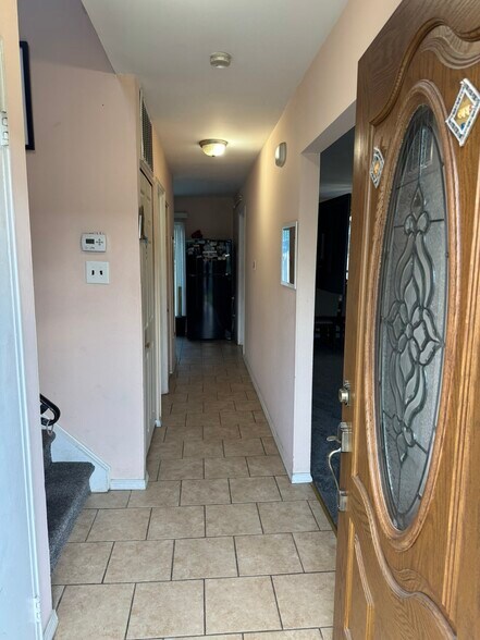 Entrance Hallway - 1908 Ironwood Ln