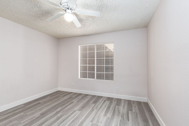 Building Photo - 3 Bedrooms Condo in a Guard Gated Summerlin Community