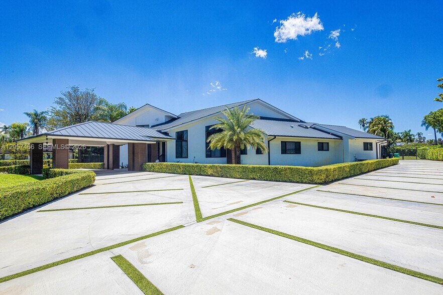 Building Photo - 10506 SW 89th Pl