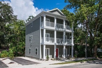 Building Photo - 824 SW 9th St