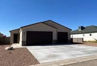 Building Photo - 3344 Double O Dr