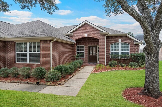 Building Photo - 16711 Canyon Whisper Dr