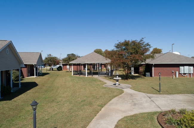 Building Photo - Arrowhead Dr******Senior 55+ Community****** Rent $999/month