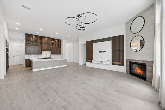 Building Photo - 32018 Crested Knl Ct