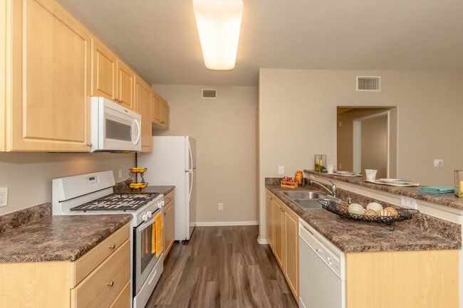 Building Photo - Laurel Vista Apartment Homes