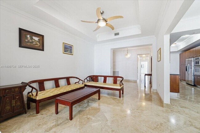 Building Photo - 704 N Ocean Blvd