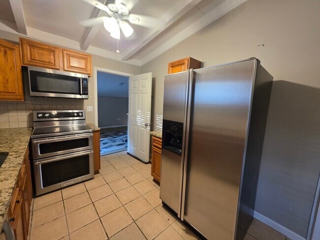 Building Photo - 3659 Ashwood Dr SE