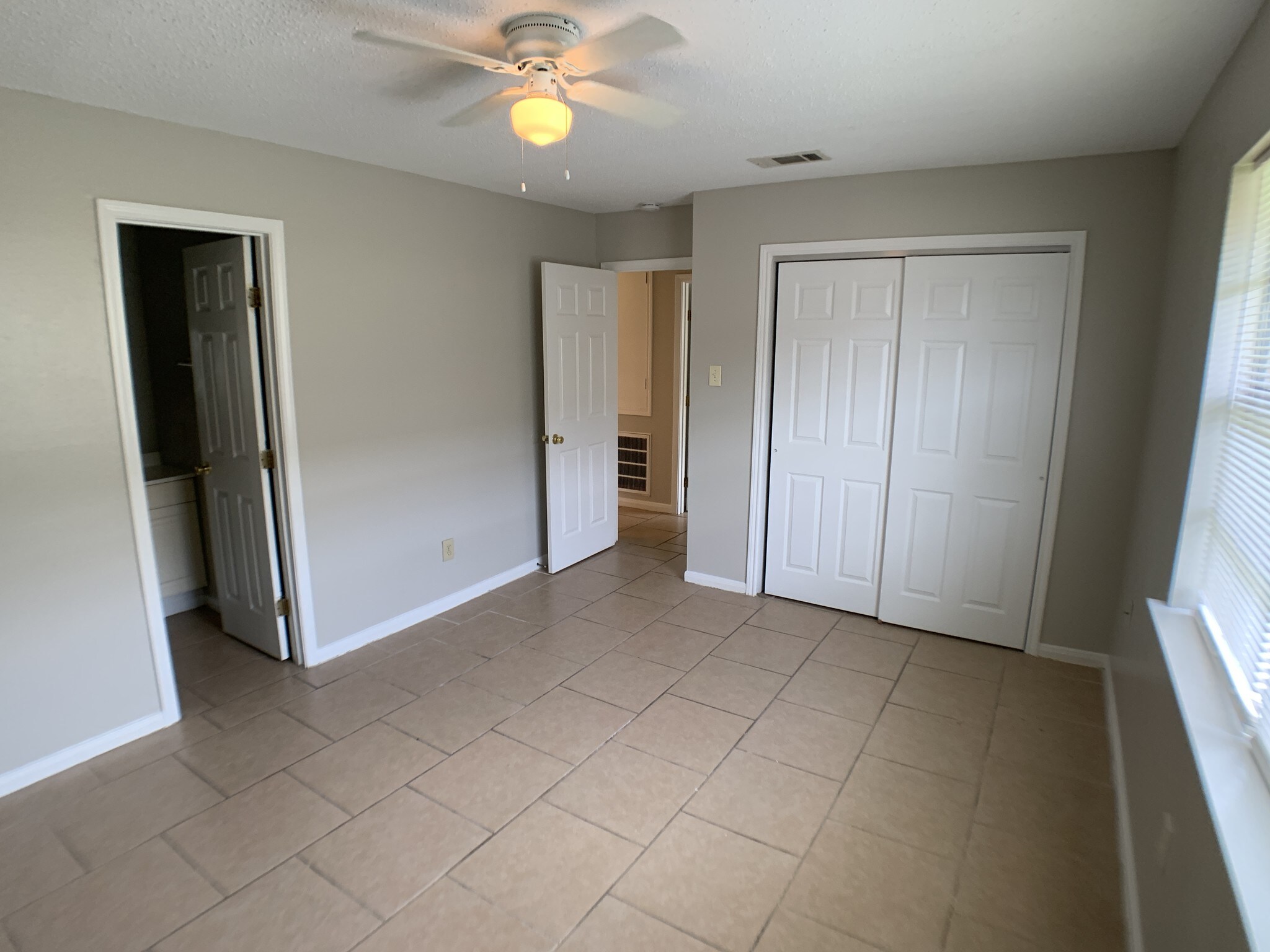 Building Photo - 2658 Tifton Ave
