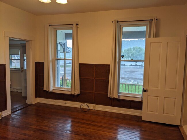 middle room looking toward river - 116 Jefferson St.