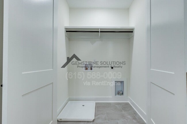 Building Photo - 669 Westboro Dr