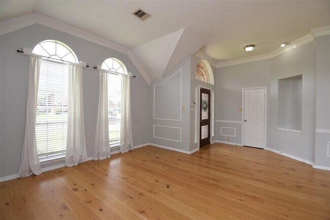 Building Photo - 1110 Ferndale Ct