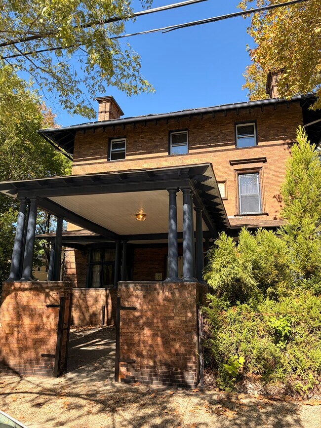 Primary Photo - 3511 Baring St