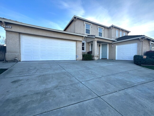 Building Photo - Gorgeous 5 Bed 3.5 Bath in Antioch with SO...