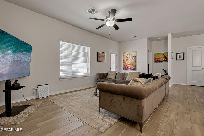 Building Photo - 532 Oakmont
