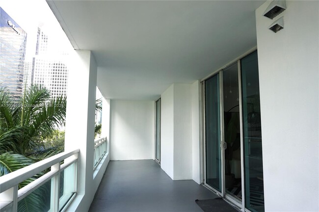 Building Photo - 951 Brickell Ave