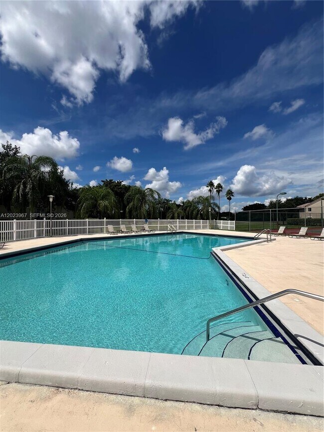 Building Photo - 16373 Malibu Dr