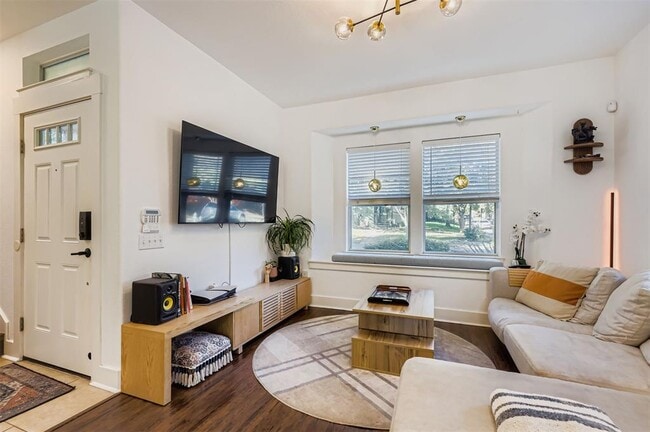 Building Photo - 1601 Miriam Ave