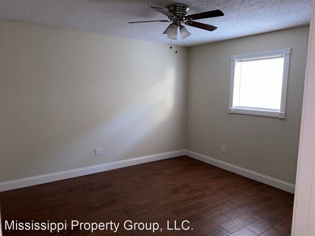 Building Photo - 3 br, 3 bath House - 2325 University Avenue