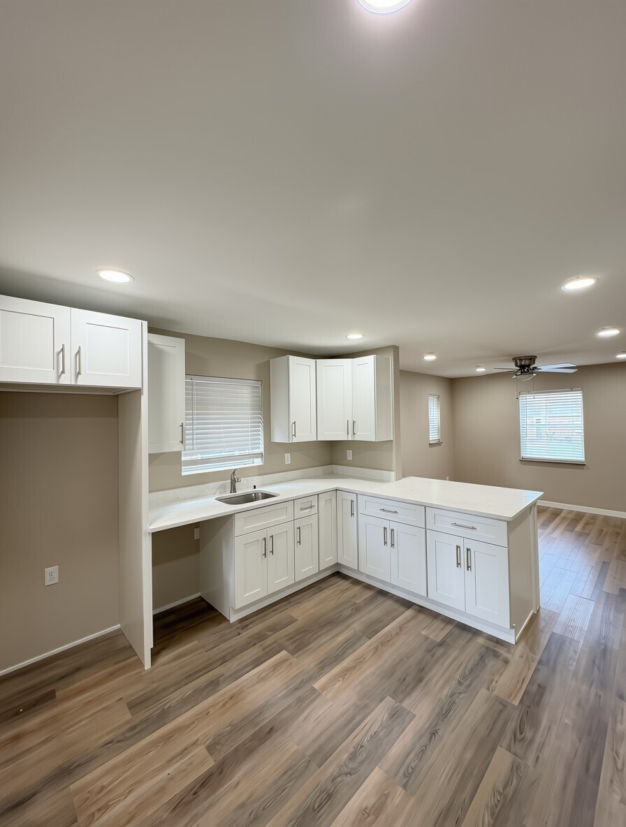 Building Photo - 5125 Highview Dr