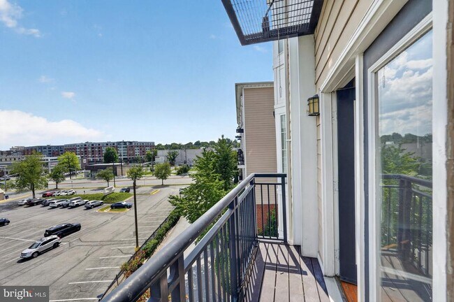 Building Photo - 501 Hungerford Dr